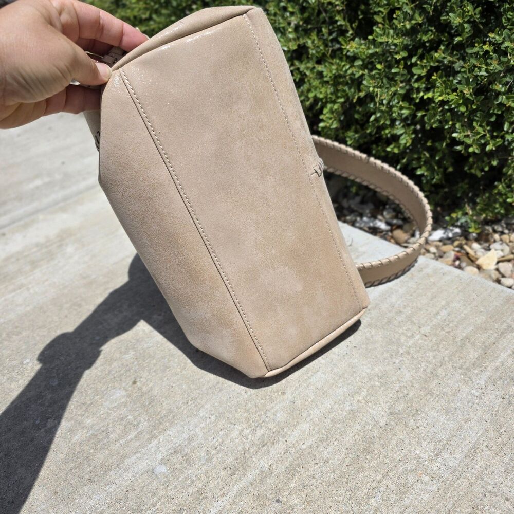 HOBO Sheila Medium Shoulder Bag Crossbody Top Handle Purse Golden Nubuck Leather - Picture 4 of 6